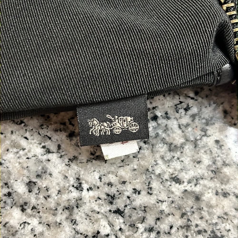 Coach New York Medium Pouch F22499 black Varsity Stripe grained leather - Picture 9 of 13